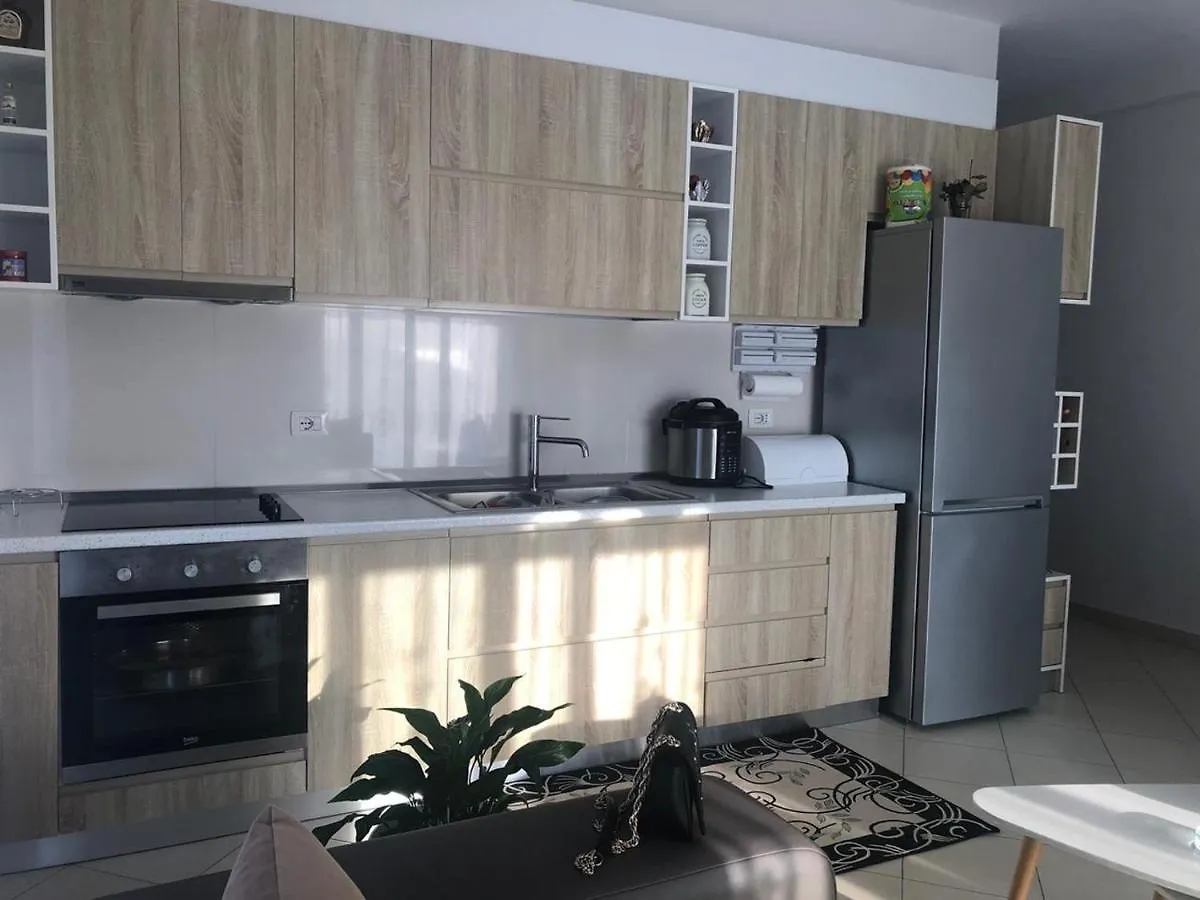 Julia Apartments Vlorë 0*,