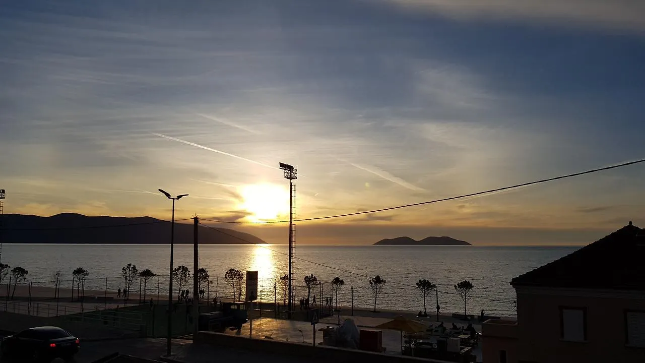 Julia Apartments Vlorë 0*,
